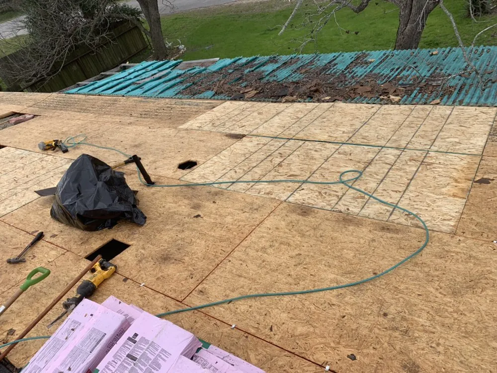 Licensed metal roofing installation in Del Valle, TX by DG Roofing & Construction