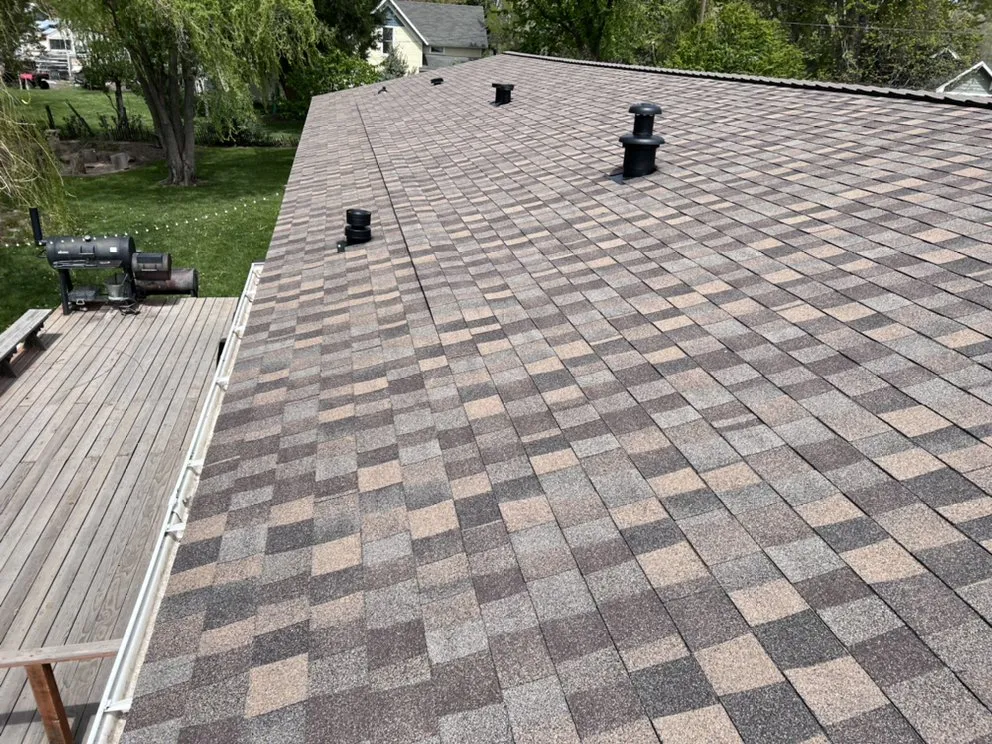 Slide of D&G Roofing