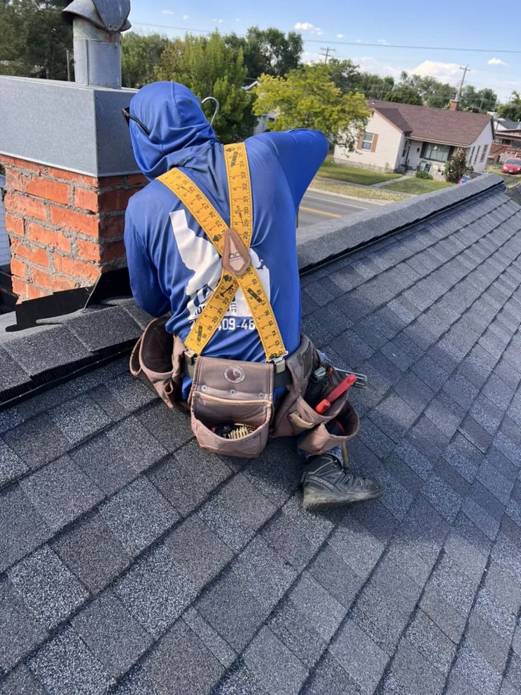 Slide of D&G Roofing