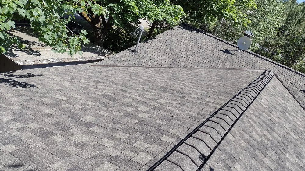 Slide of D&G Roofing