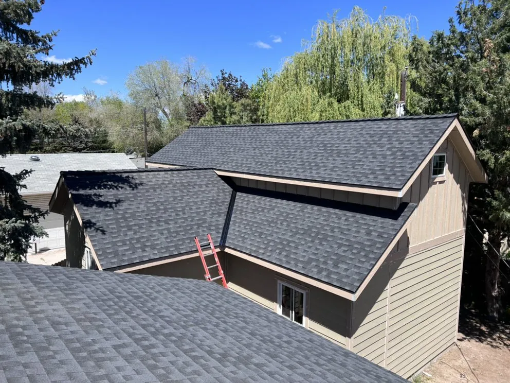 Slide of D&G Roofing