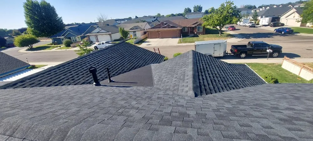 Slide of D&G Roofing