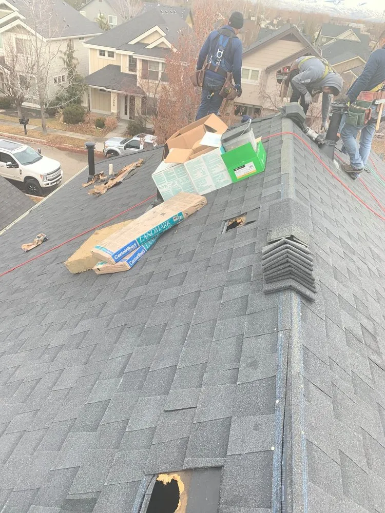 Slide of D&G Roofing