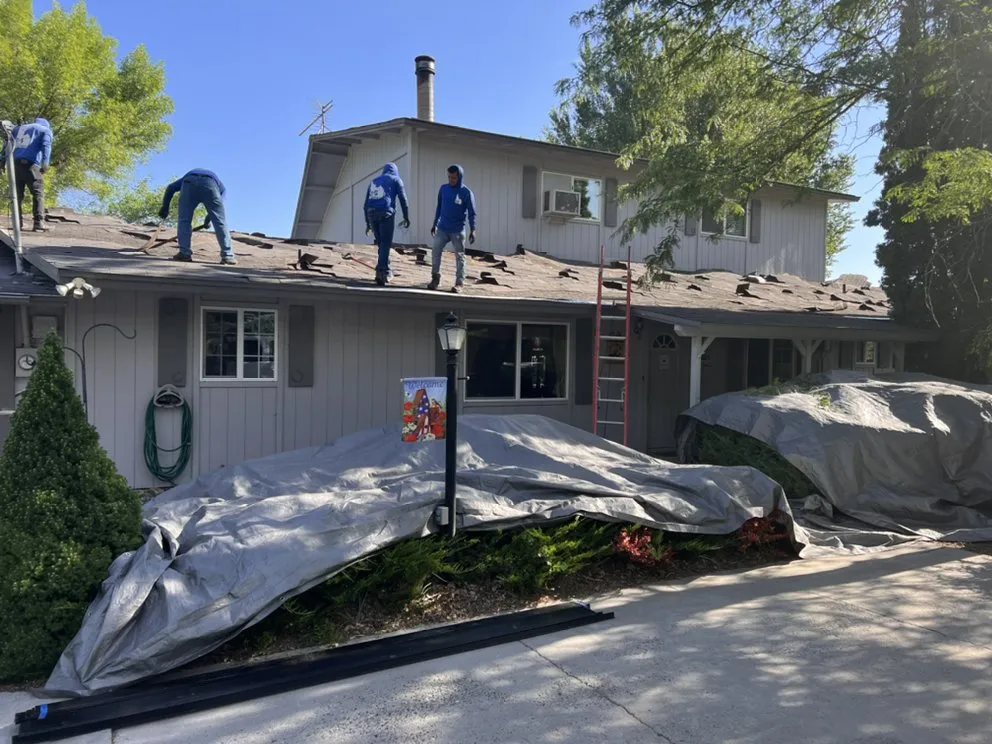 Slide of D&G Roofing