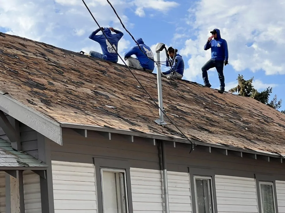 Slide of D&G Roofing