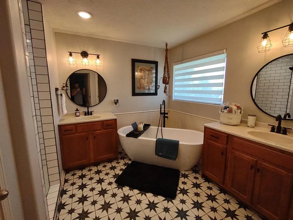 Slide of DG3 Construction & Roofing