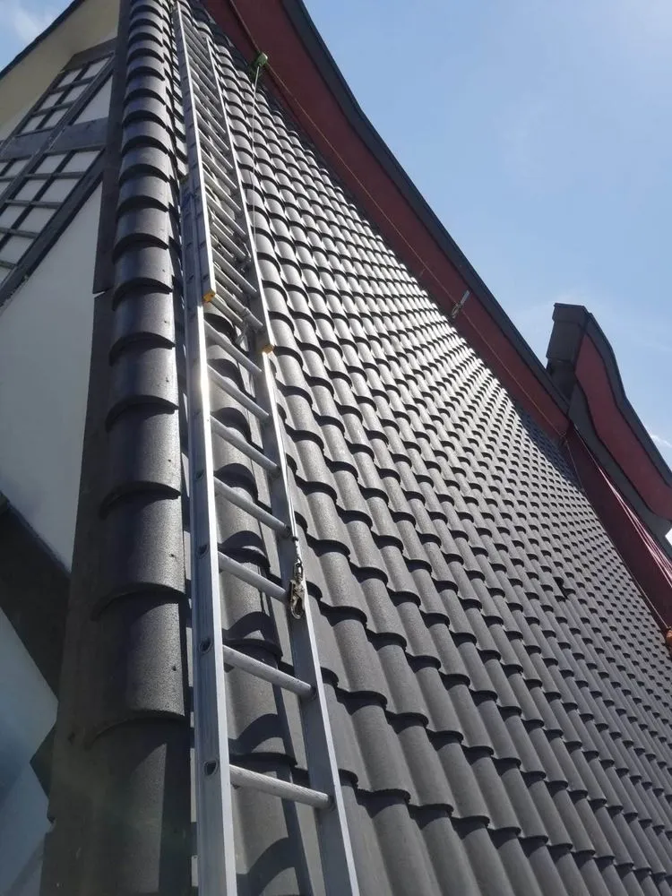 Slide of Di Pasqua Construction