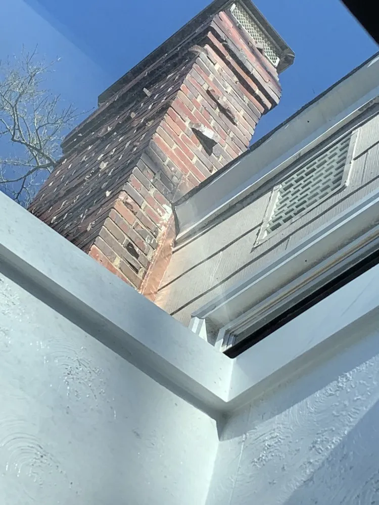 Slide of D&I Roofing