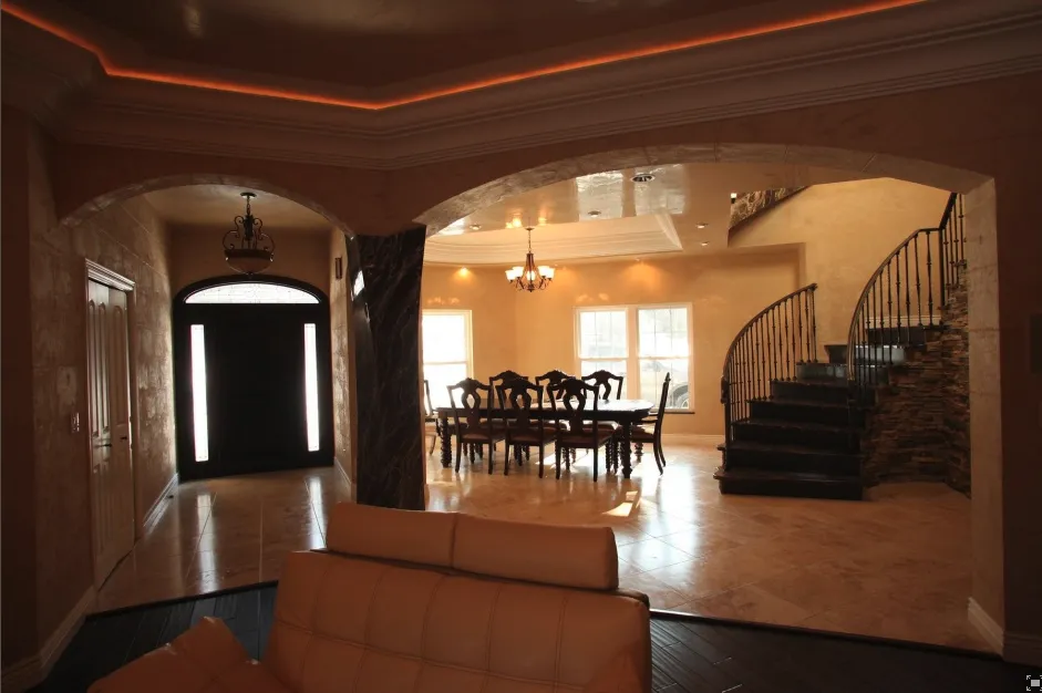 Slide of Diamond Design Construction