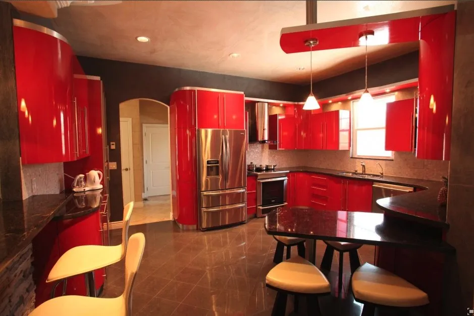 Slide of Diamond Design Construction