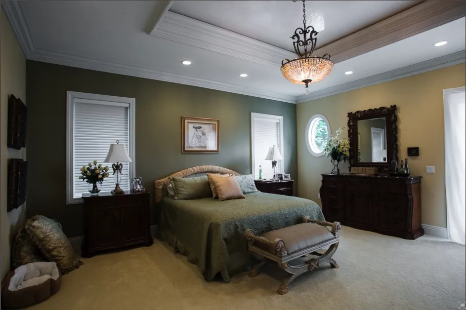 Slide of Diamond Design Construction