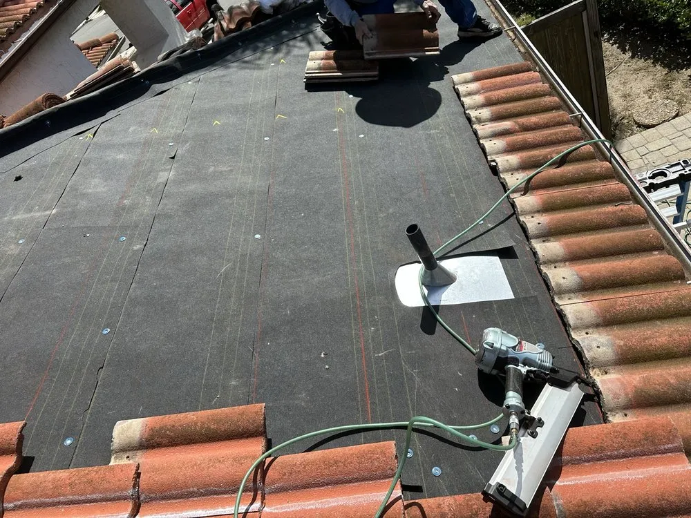 Slide of Diamond In The Sky Roofing
