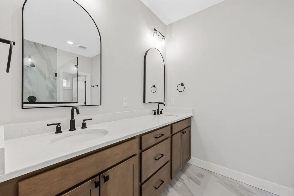 Slide of Diamond Ridge Construction