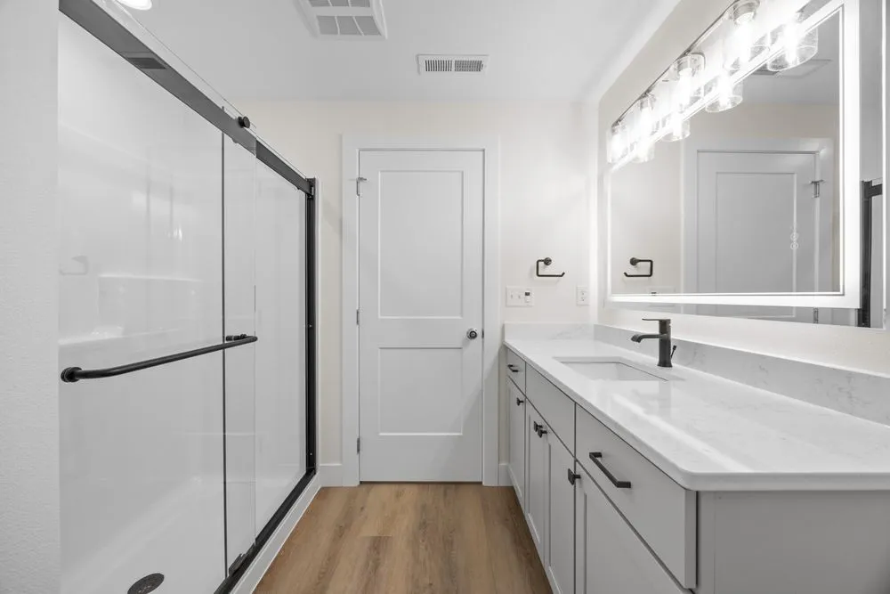 Slide of Diamond Ridge Construction