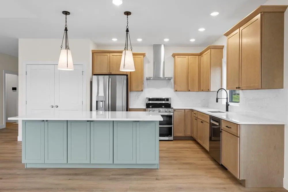 Slide of Diamond Ridge Construction