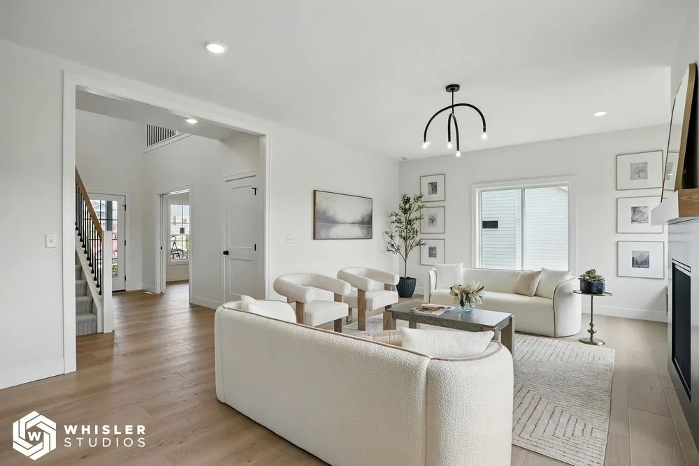 Slide of Diamond Ridge Construction