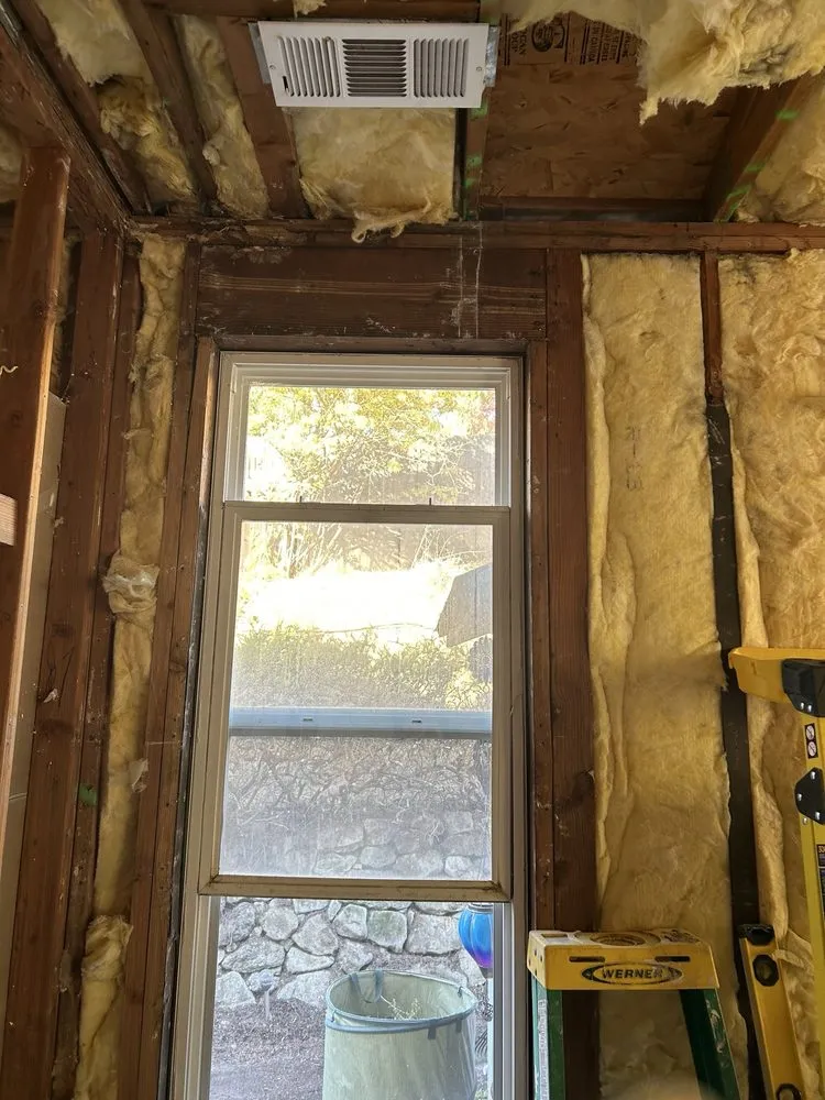 Slide of Diamond Ridge Roofing