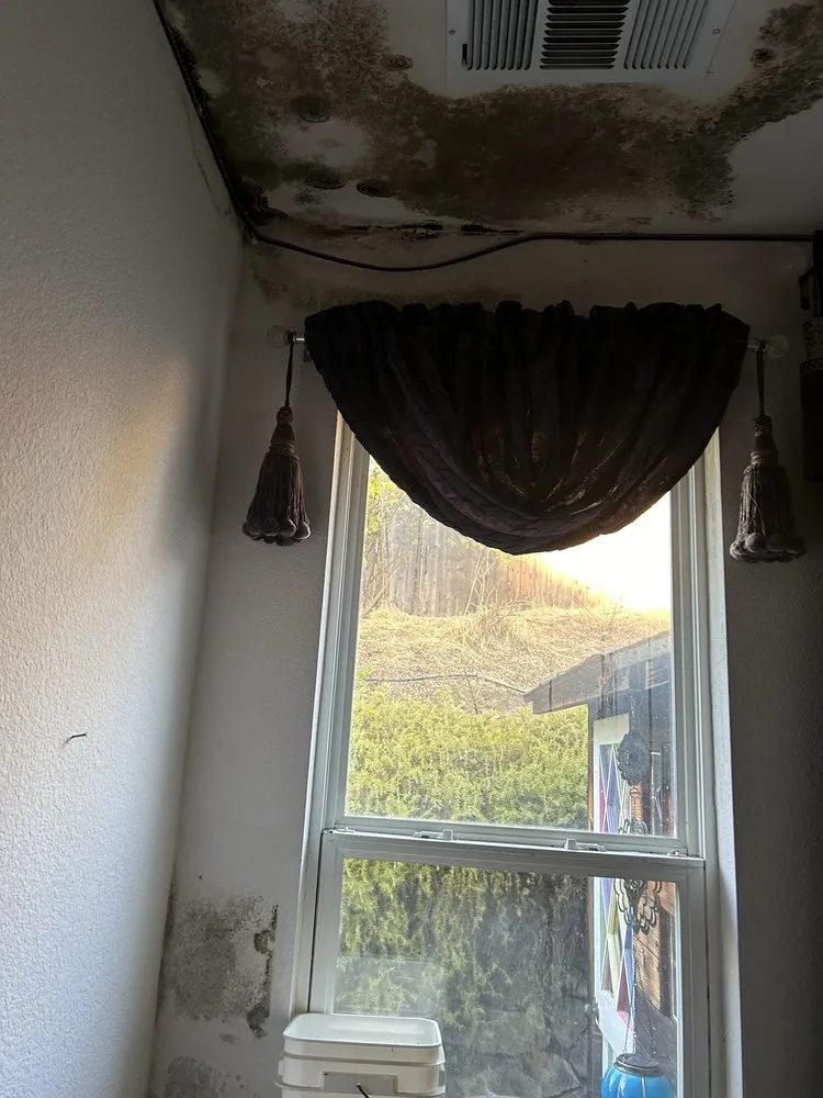 Slide of Diamond Ridge Roofing