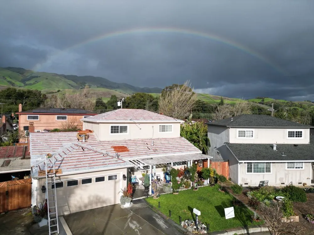 Slide of Diamond Ridge Roofing Systems