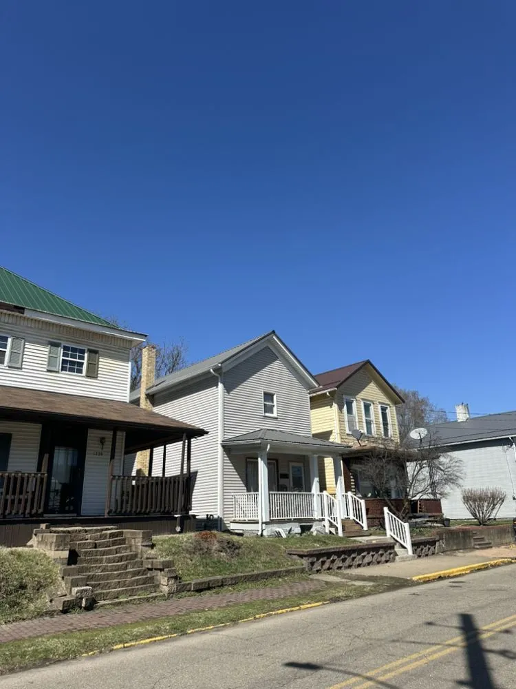 Slide of Diamond Roof Solutions