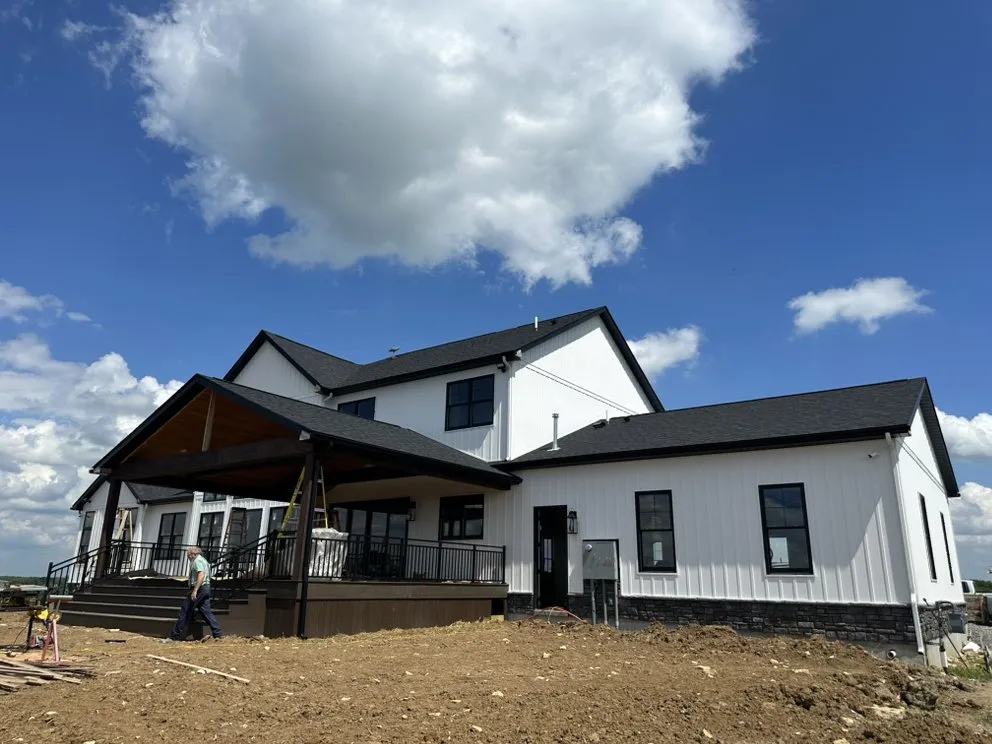 Slide of Diamond Roof Solutions