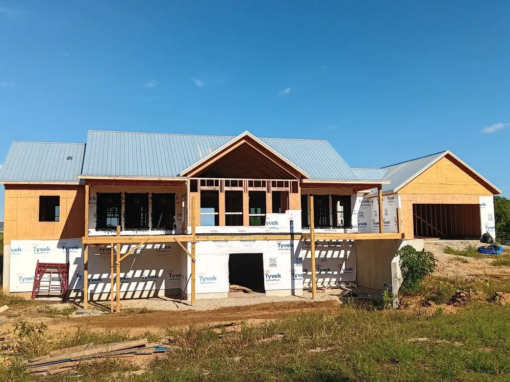 Slide of Diamond Roofing & Construction