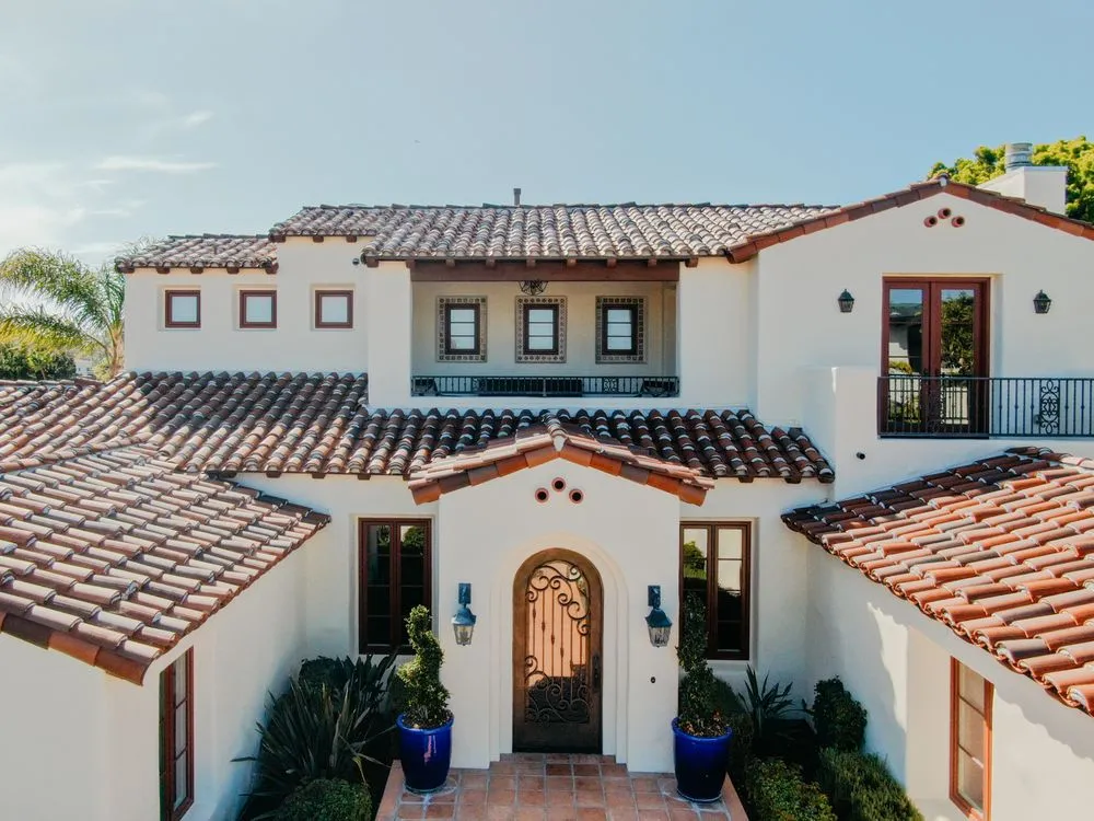 Slide of Diamond Roofing