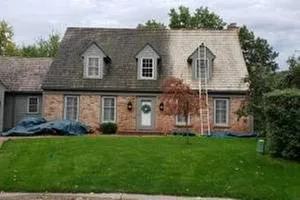 Diamond Roofing, Remodeling & Roof Cleaning Logo