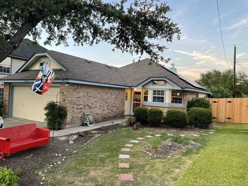 Slide of Diamond Select Roofing