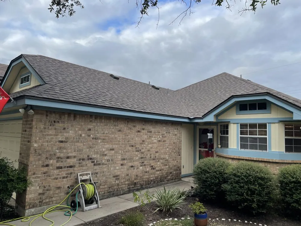 Slide of Diamond Select Roofing