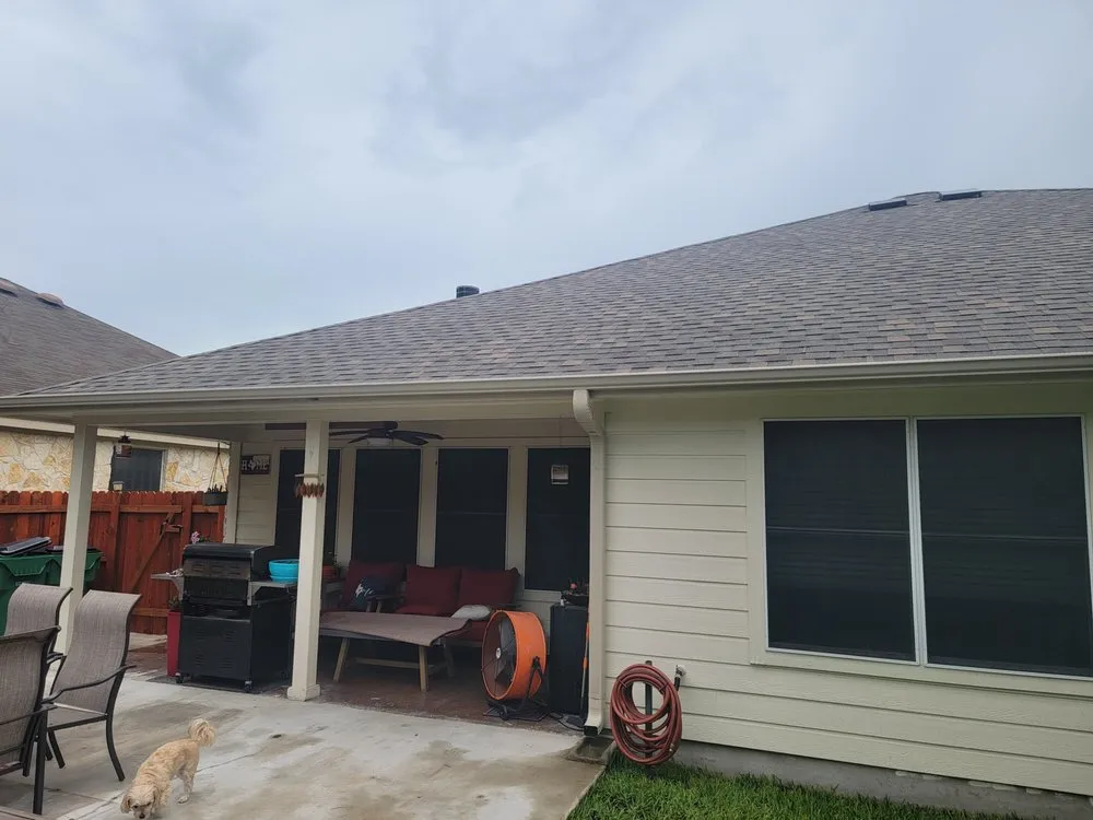 Slide of Diamond Select Roofing