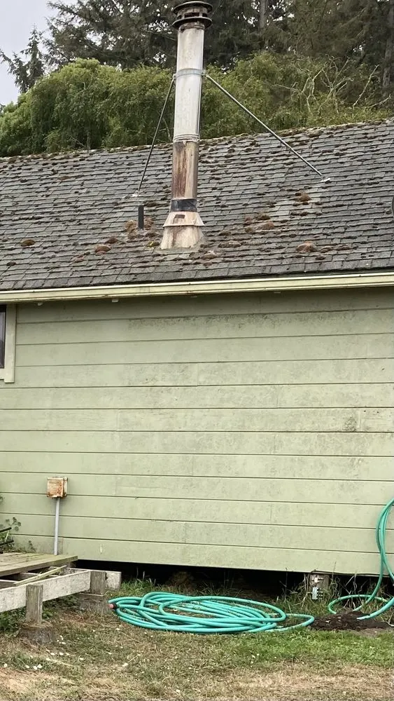 Slide of Diamond Touch Roof Cleaning and Repair