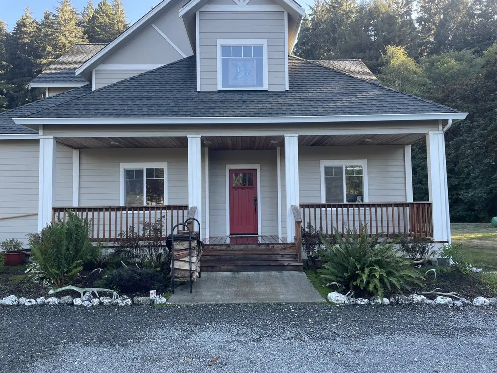 Slide of Diamond Touch Roof Cleaning and Repair