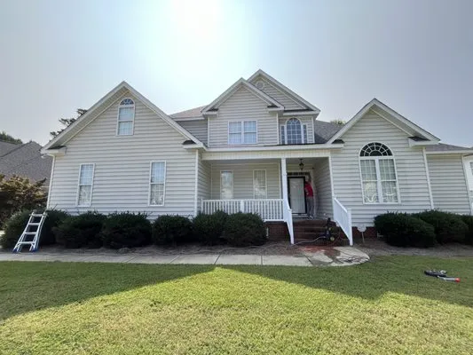 Diaz Renovations Logo