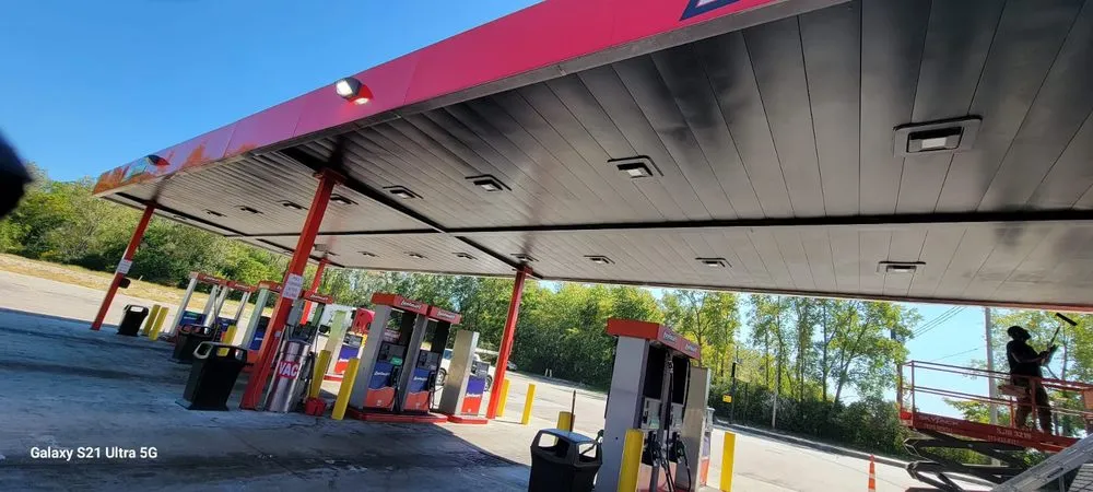 Slide of Diaz Rodriguez Panting