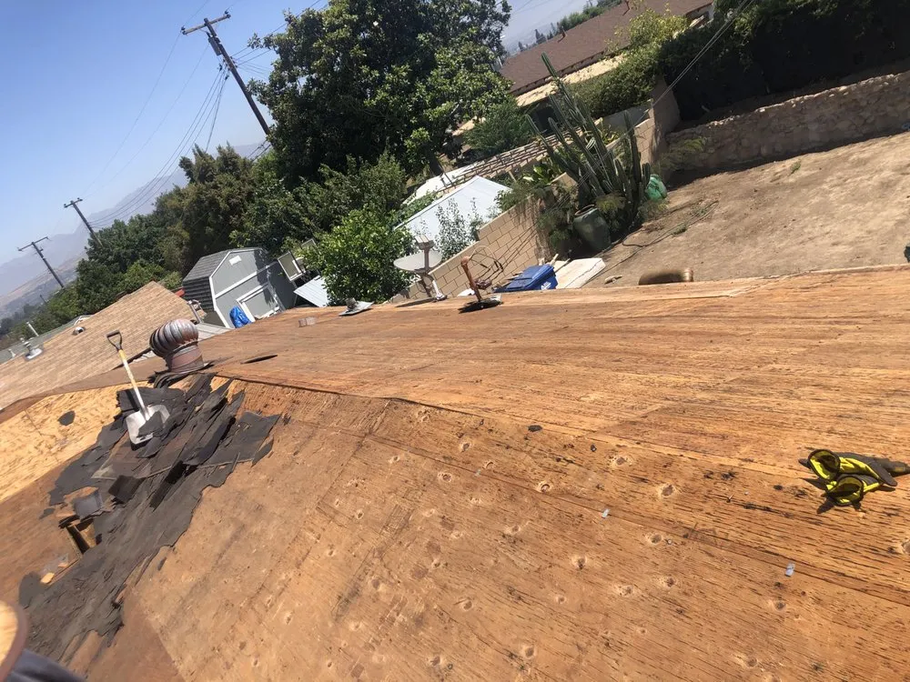 Slide of Diaz Roofing