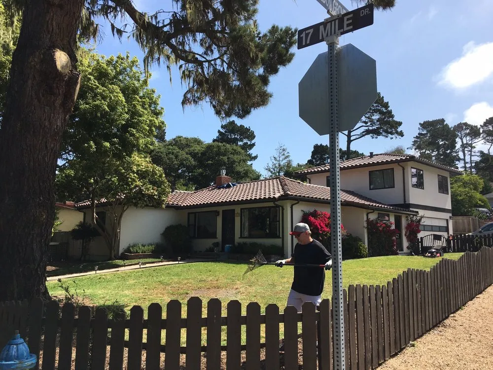 Slide of Diaz Roofing Company