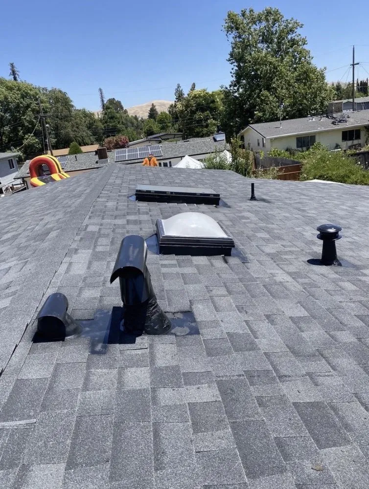 Slide of Diaz Roofing