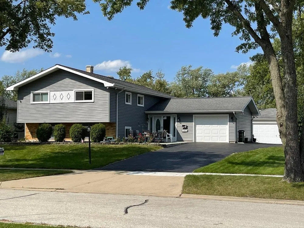 Slide of Dickson Contractors