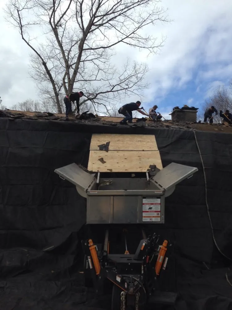 Slide of Dicky Matos Roofing