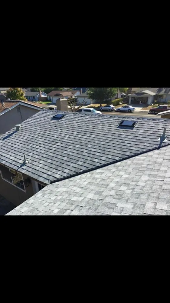 Slide of Diego Lopez Roofing