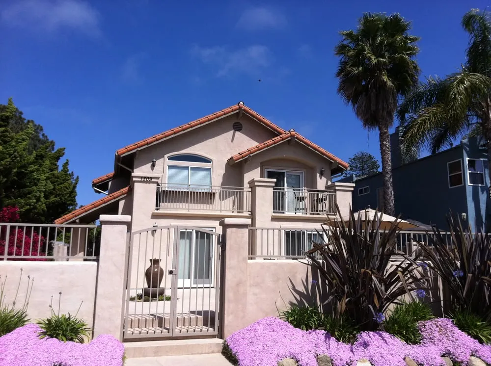 Slide of Dils Roofing & Solar