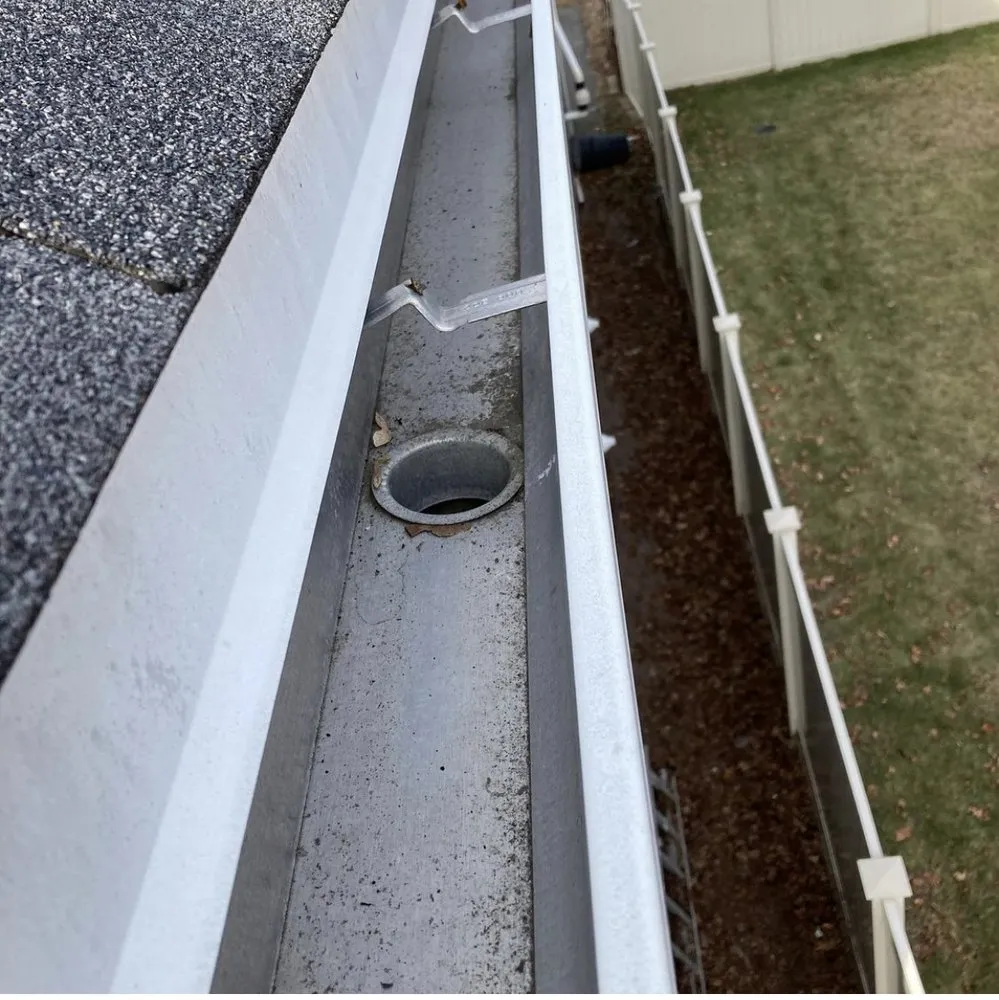 Slide of Dinero Underrated Exterior Cleaning