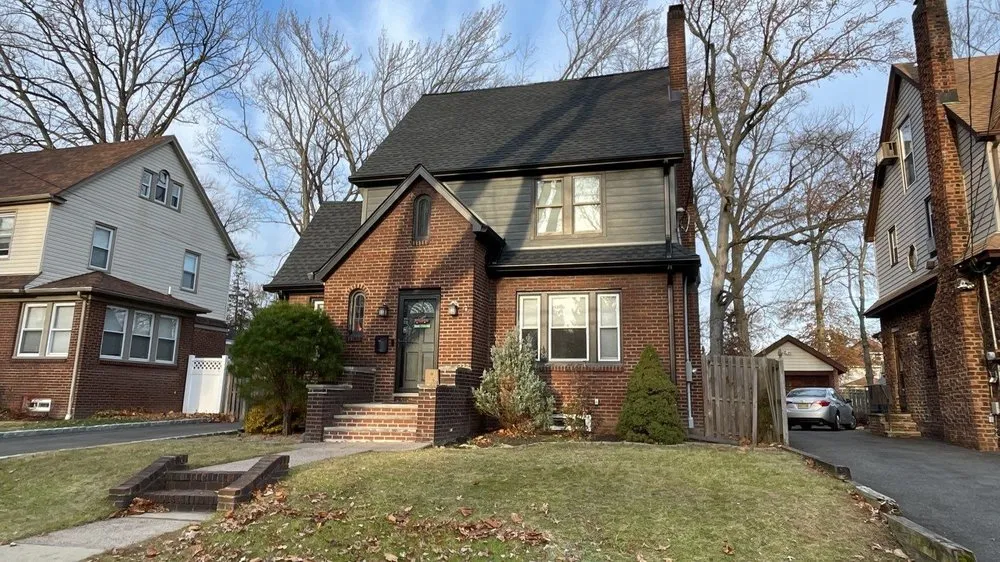 Slide of Dior Construction