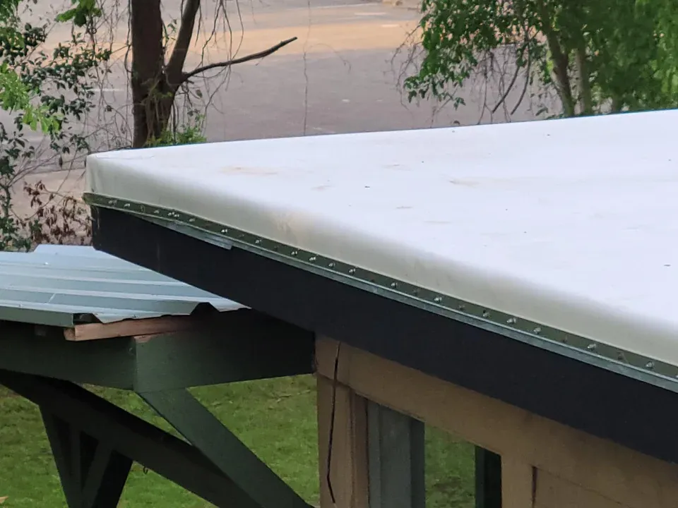 Slide of Discount Roofers