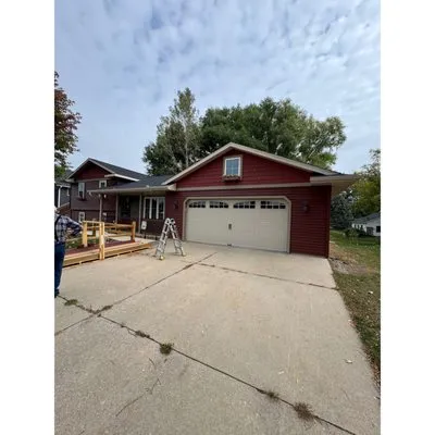 Distinct Exteriors Logo