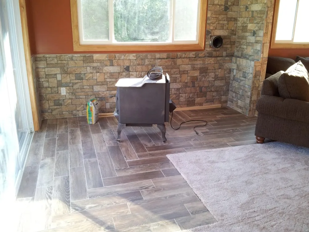 Slide of Divine Roofing & Construction