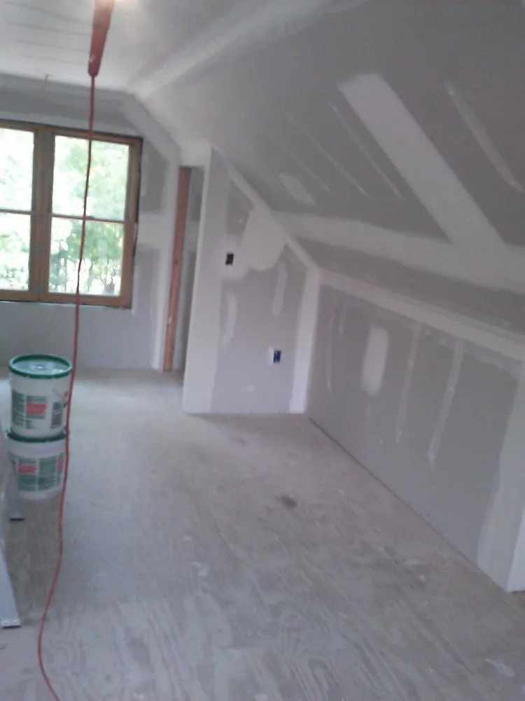 Slide of Divine Roofing & Construction