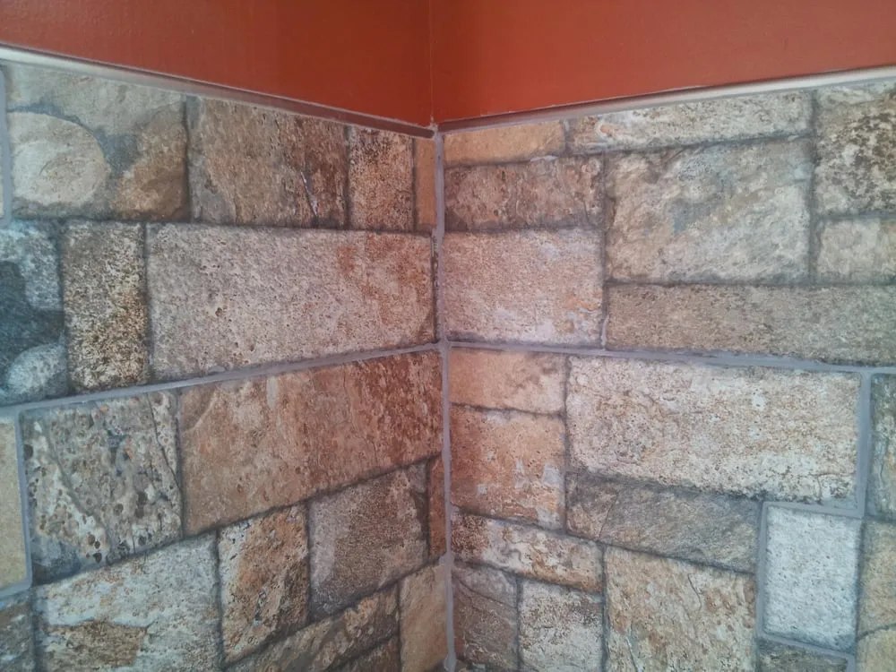 Slide of Divine Roofing & Construction