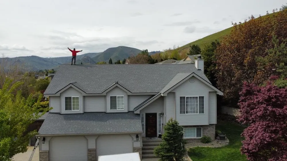 Slide of Divine Roofing & Exterior